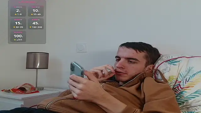 Snapshot of Tombgy07 chatting on November 20, 2025, 2:40 pm Tombgy07 online show from November 20, 2025, 2:40 pm