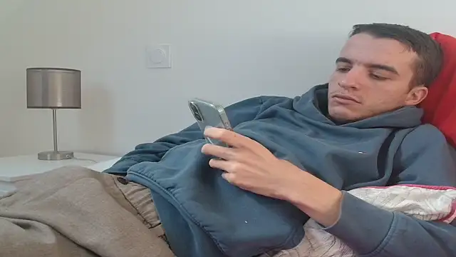 Snapshot of Tombgy07 chatting on November 26, 2025, 1:11 pm Tombgy07 online show from November 26, 2025, 1:11 pm