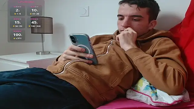 Snapshot of Tombgy07 chatting on November 28, 2025, 3:01 pm Tombgy07 online show from November 28, 2025, 3:01 pm