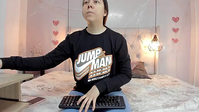 Snapshot of SakuraLee_ chatting on February 25, 2026, 11:43 am SakuraLee online show from February 25, 2026, 11:43 am