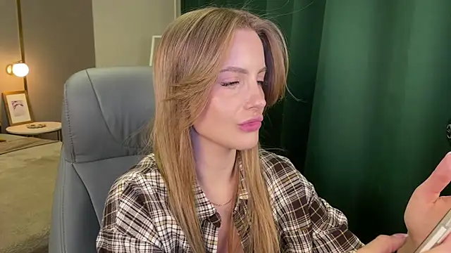 Snapshot of anita_blairr chatting on April 7, 2026, 1:07 am anita blairr online show from April 7, 2026, 1:07 am