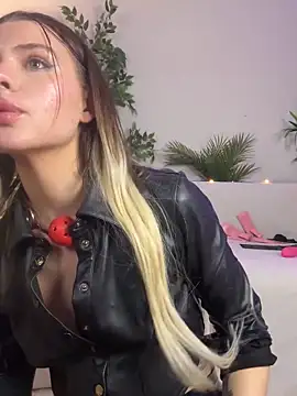 Snapshot of KittyKatyDream chatting on January 26, 2025, 8:45 pm KittyKatyDream online show from January 26, 2025, 8:45 pm