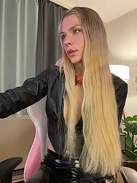 KittyKatyDream online show from April 19, 2026, 6:43 pm