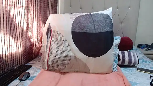 Snapshot of CHOCOLATEDARKBUSTYX chatting on November 29, 2025, 2:17 pm CHOCOLATEDARKBUSTYX online show from November 29, 2025, 2:17 pm