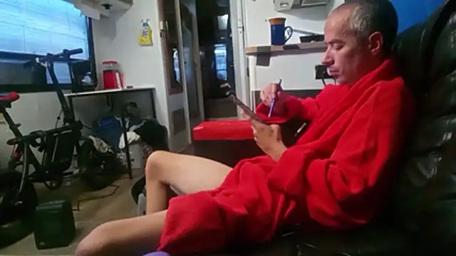 Snapshot of JunkieLiLMethWhore chatting on December 2, 2025, 5:25 pm JunkieLiLMethWhore online show from December 2, 2025, 5:25 pm