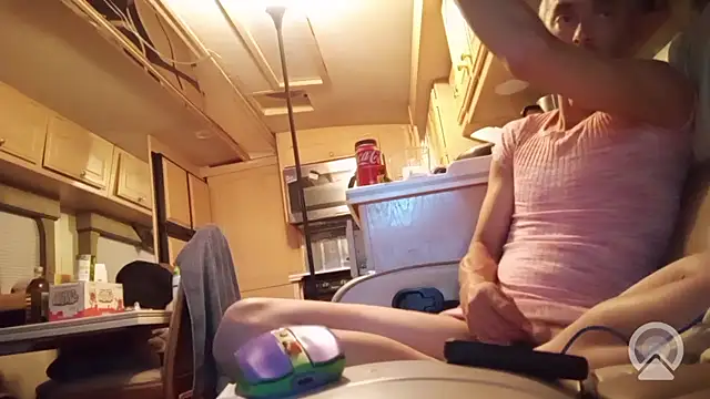 Snapshot of JunkieLiLMethWhore chatting on October 21, 2025, 2:27 pm JunkieLiLMethWhore online show from October 21, 2025, 2:27 pm