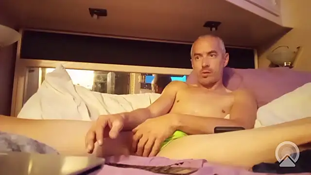 Snapshot of JunkieLiLMethWhore chatting on October 20, 2025, 3:52 am JunkieLiLMethWhore online show from October 20, 2025, 3:52 am