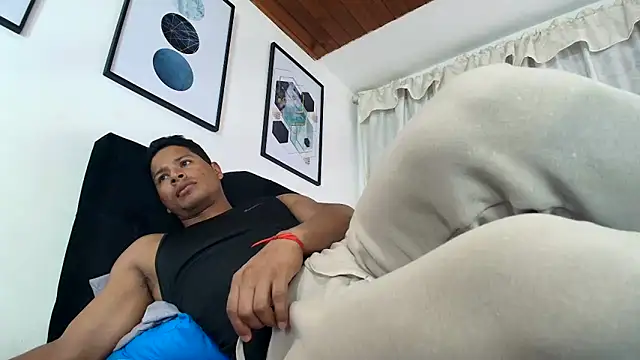 Snapshot of sam_her chatting on October 29, 2025, 9:14 pm sam her online show from October 29, 2025, 9:14 pm