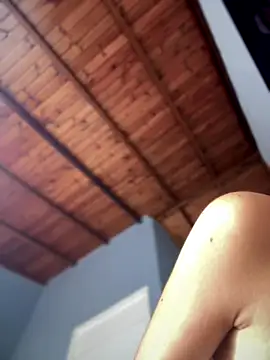 Snapshot of lauravasquez chatting on October 22, 2025, 5:01 pm lauravasquez online show from October 22, 2025, 5:01 pm