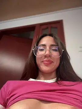 Snapshot of lauravasquez chatting on March 8, 2025, 7:53 pm lauravasquez online show from March 8, 2025, 7:53 pm