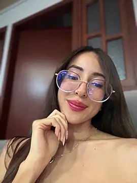 Snapshot of lauravasquez chatting on February 22, 2025, 5:13 pm lauravasquez online show from February 22, 2025, 5:13 pm