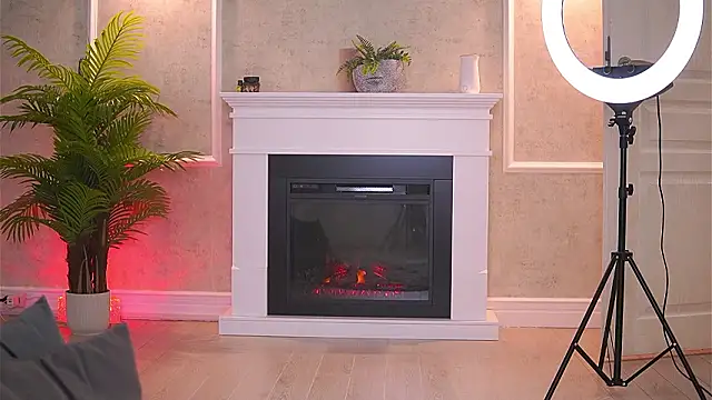 Snapshot of Abbela_White chatting on March 11, 2026, 6:18 am Abbela White online show from March 11, 2026, 6:18 am