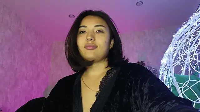 Snapshot of lily__foster chatting on December 18, 2025, 6:45 pm lily foster online show from December 18, 2025, 6:45 pm