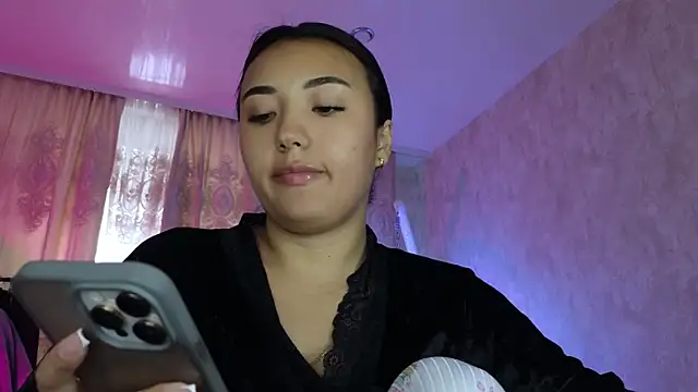 lily  foster online show from December 23, 2025, 9:08 am