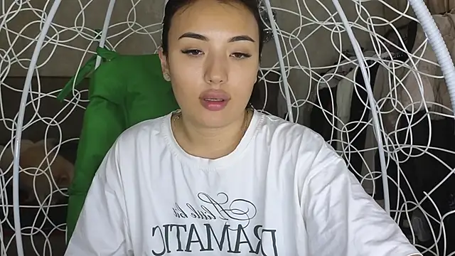 Snapshot of lily__foster chatting on October 15, 2025, 5:28 am lily foster online show from October 15, 2025, 5:28 am