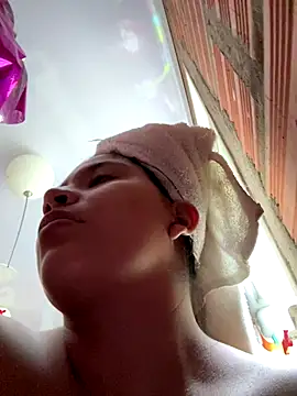 Snapshot of moncerrat_luna chatting on December 15, 2025, 4:57 pm moncerrat luna online show from December 15, 2025, 4:57 pm