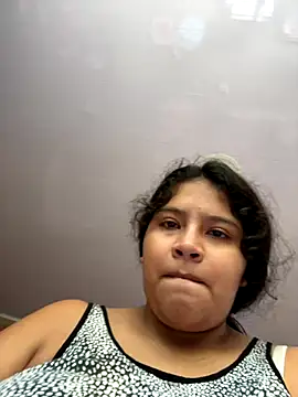 Snapshot of moncerrat_luna chatting on November 22, 2025, 4:17 pm moncerrat luna online show from November 22, 2025, 4:17 pm