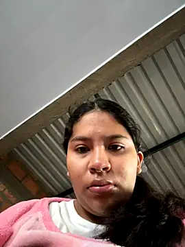 Snapshot of moncerrat_luna chatting on November 17, 2025, 2:32 pm moncerrat luna online show from November 17, 2025, 2:32 pm