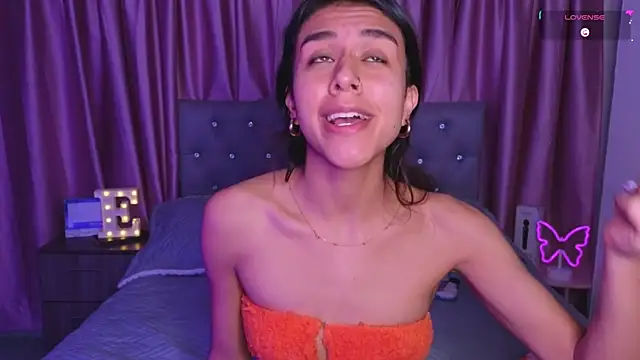 Snapshot of Emiily_Scott1 chatting on November 12, 2025, 10:35 pm Emiily Scott1 online show from November 12, 2025, 10:35 pm