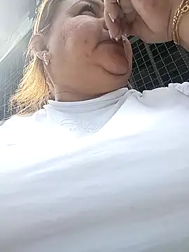 HORNY MATURE25 online show from May 5, 2026, 7:17 pm