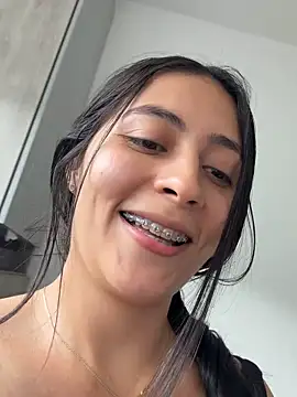 Snapshot of Sophie__Foxxx chatting on May 16, 2026, 9:36 pm Sophie Foxxx online show from May 16, 2026, 9:36 pm