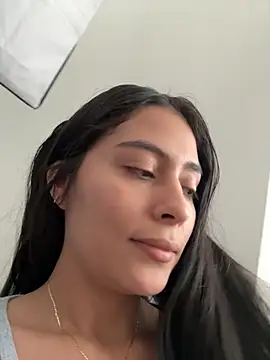 Sophie  Foxxx online show from October 18, 2025, 9:39 pm