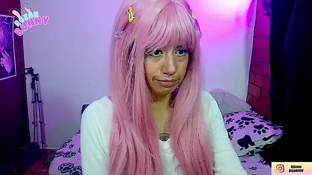 Snapshot of Roxanbunny1 chatting on November 5, 2025, 5:21 am Roxanbunny1 online show from November 5, 2025, 5:21 am