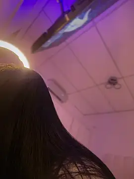 Snapshot of Charly_ chatting on February 24, 2026, 10:54 pm Charly online show from February 24, 2026, 10:54 pm