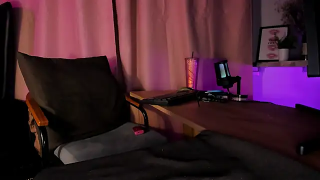 Snapshot of DorothyGilbert1 chatting on March 21, 2025, 4:18 pm DorothyGilbert1 online show from March 21, 2025, 4:18 pm