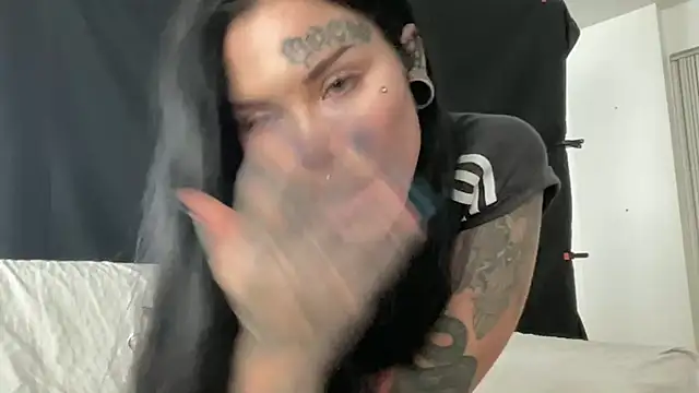 Snapshot of claudiacvc95 chatting on March 17, 2025, 8:51 am claudiacvc95 online show from March 17, 2025, 8:51 am