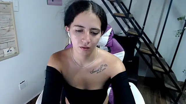 samantha baby  online show from November 8, 2025, 7:17 pm