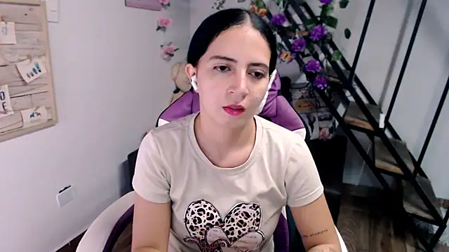 samantha baby  online show from February 17, 2026, 9:34 pm