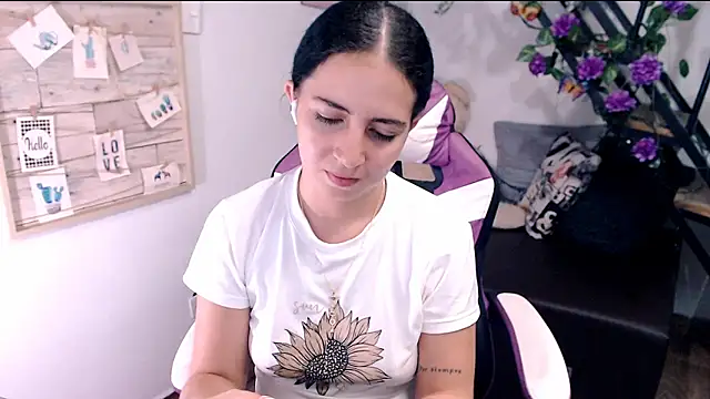 samantha baby  online show from May 3, 2026, 4:17 am