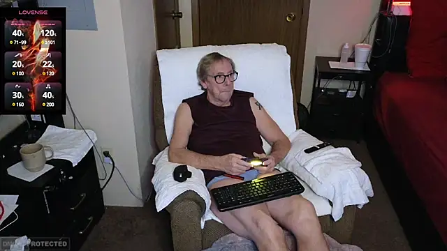 Lusty Kinks online show from December 25, 2024, 2:23 pm