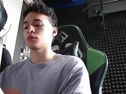 Snapshot of Curly_Angel24 chatting on February 19, 2026, 2:58 pm Curly Angel24 online show from February 19, 2026, 2:58 pm