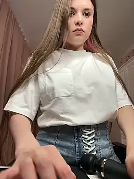 Snapshot of lil_cassie chatting on October 23, 2025, 9:41 am lil cassie online show from October 23, 2025, 9:41 am