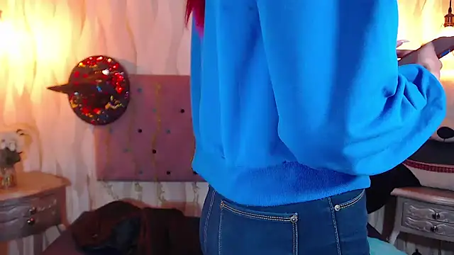 IsabelaLatina online show from October 28, 2025, 1:06 am