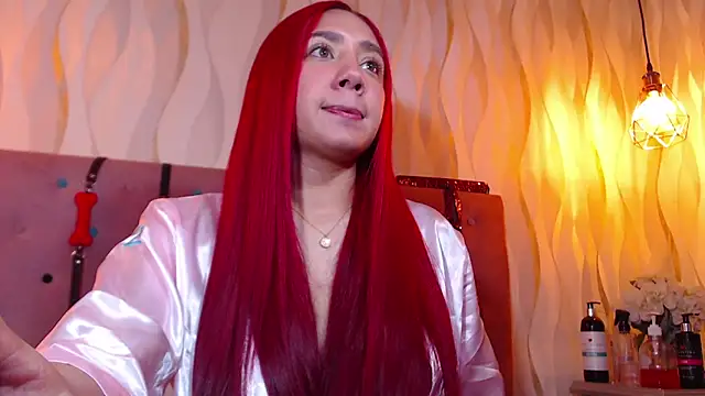 Snapshot of IsabelaLatina chatting on March 8, 2026, 3:10 am IsabelaLatina online show from March 8, 2026, 3:10 am