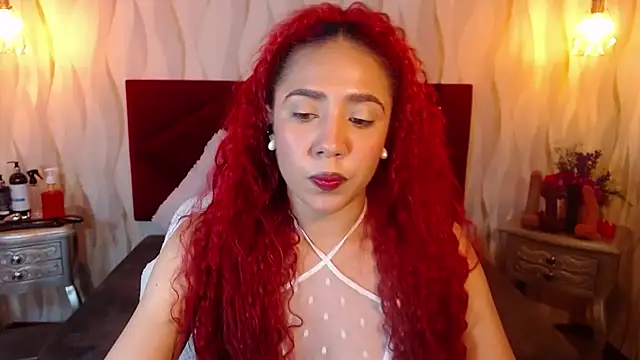 IsabelaLatina online show from June 5, 2026, 1:54 am