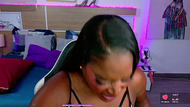 Snapshot of KAROL-SCOTT chatting on July 1, 2026, 7:36 pm KAROL-SCOTT online show from July 1, 2026, 7:36 pm