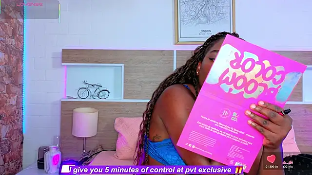 KAROL-SCOTT online show from May 5, 2026, 8:01 pm
