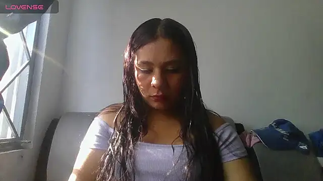 Charis 21 online show from May 6, 2026, 9:19 pm