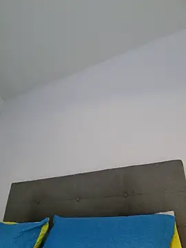 angela  98 online show from February 10, 2026, 12:15 pm