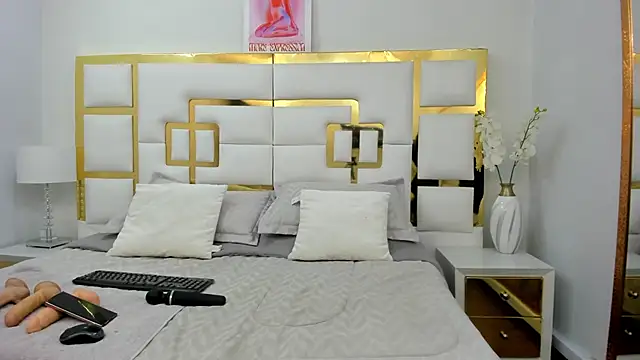 Layla Sia online show from November 6, 2025, 7:29 pm