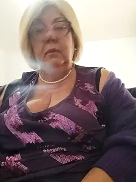 Snapshot of Merilulla chatting on March 3, 2025, 11:00 am Merilulla online show from March 3, 2025, 11:00 am
