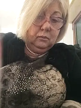 Snapshot of Merilulla chatting on March 3, 2025, 12:12 am Merilulla online show from March 3, 2025, 12:12 am