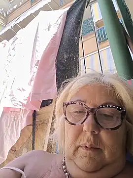 Snapshot of Merilulla chatting on June 18, 2026, 10:31 am Merilulla online show from June 18, 2026, 10:31 am