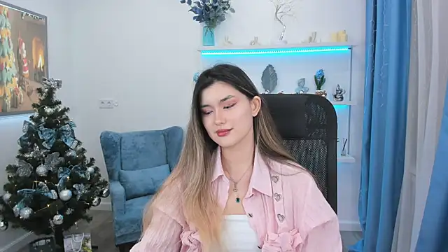 AnneTLi online show from December 5, 2025, 3:27 am