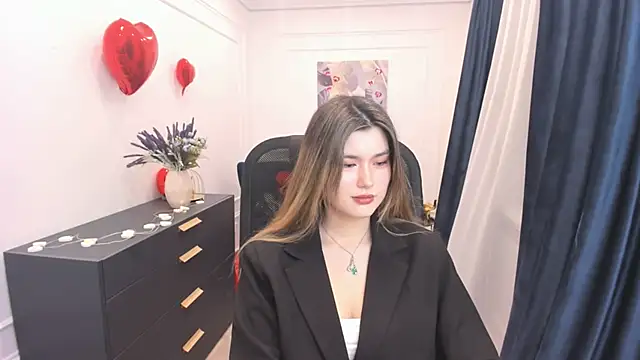 AnneTLi online show from February 15, 2026, 3:51 am