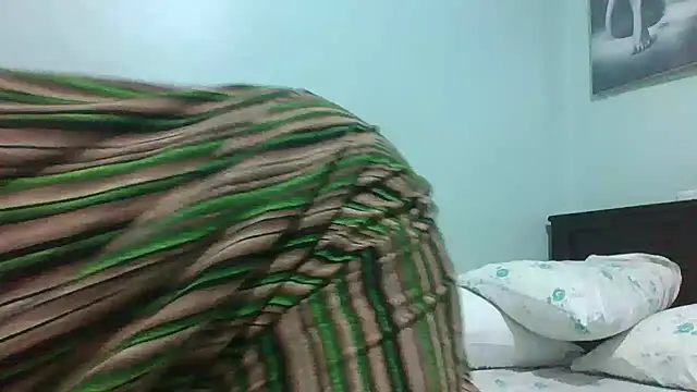 Snapshot of Darkberry chatting on October 10, 2025, 12:06 pm Darkberry online show from October 10, 2025, 12:06 pm